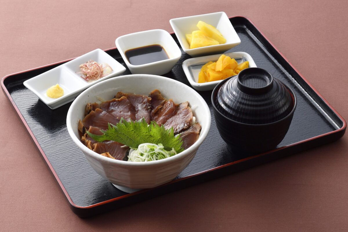 鰹たたき丼定食